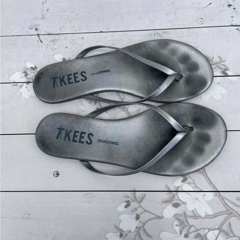 TKEES Metallic Charcoal Thong Sandals